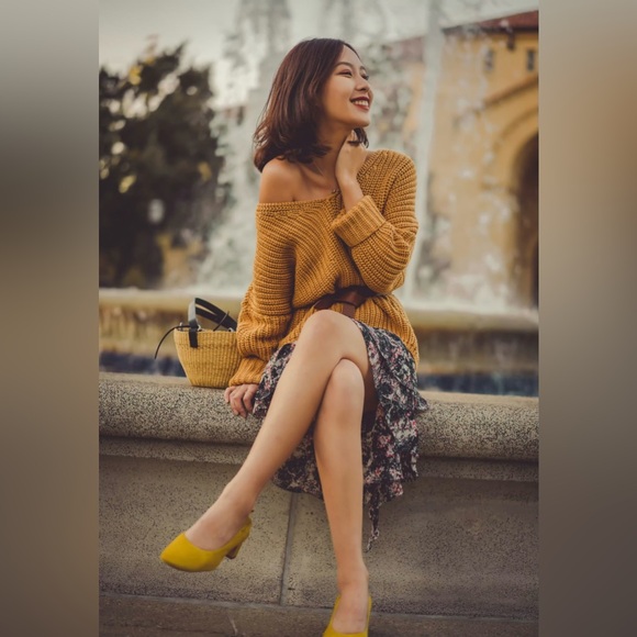 Revolve mustard chunky knit oversized - Picture 1 of 11
